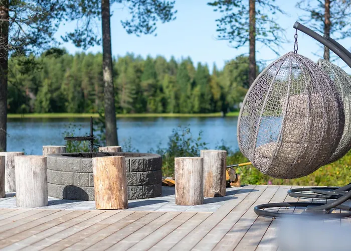 Lakeside Holiday Home